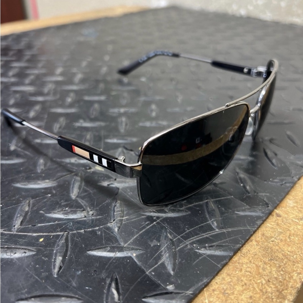 Gucci Black and Silver Sunglasses
